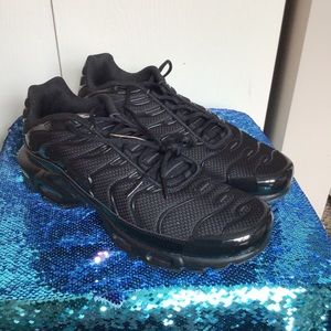 NWOT Nike TNAir size 12.5 (charity sale purchase)